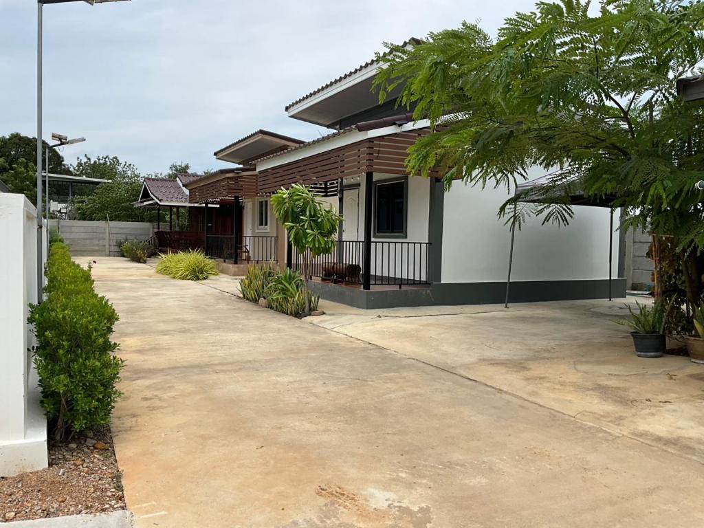 Tòa nhà nơi nhà nghỉ dưỡng tọa lạc