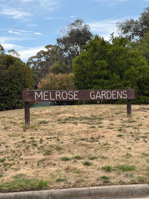 En have udenfor Comfy 2 BR apartment Woden,Canberra , budget friendly