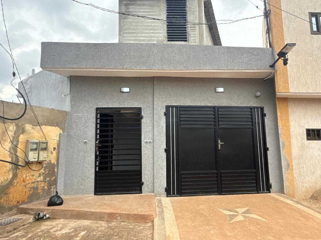 Φωτογραφία από το άλμπουμ του Appartement de 2 chambre et un salon 