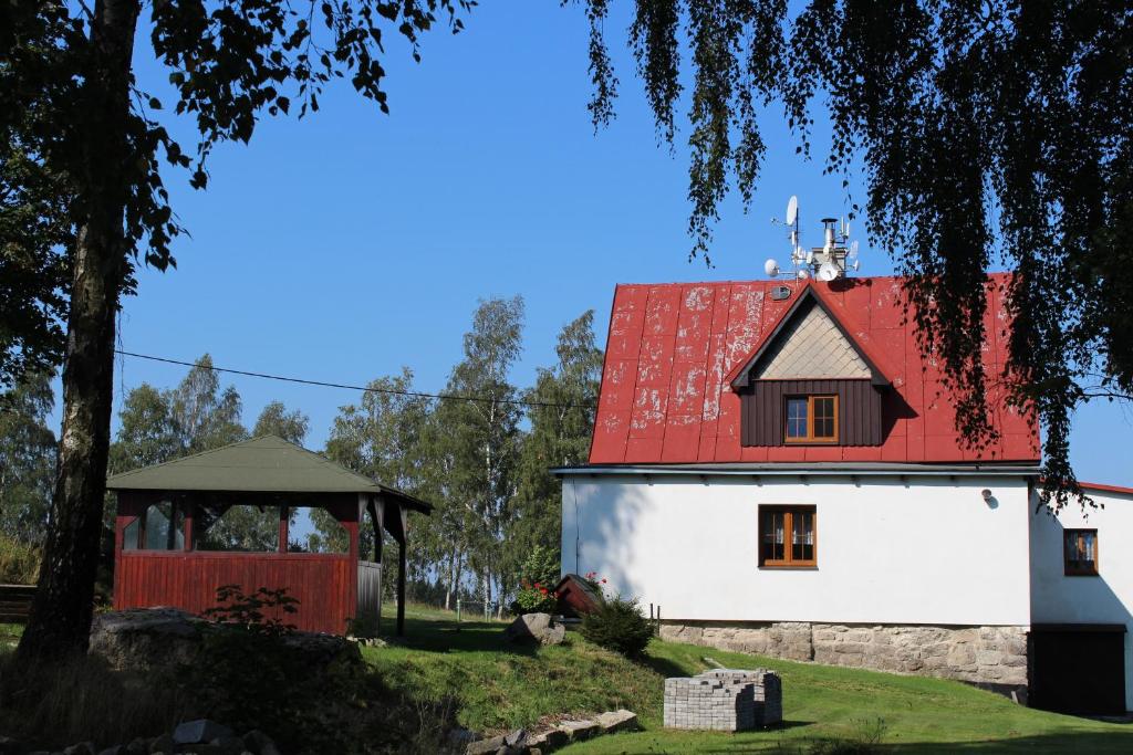 Hoone, kus külalistemaja asub