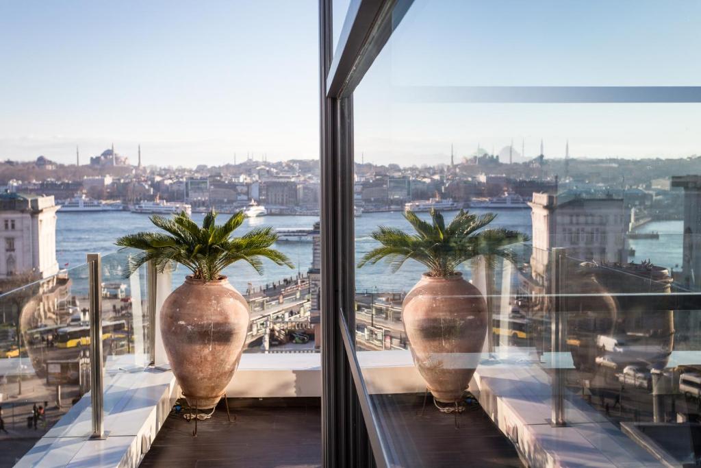 Louis Vuitton City Guide İstanbul - Istanbul Travel Guide - The Bank Hotel  Istanbul