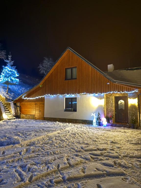 Το κτήριο όπου στεγάζεται  το σαλέ