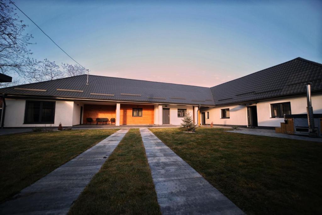 Budova, kde se prázdninový dům nachází