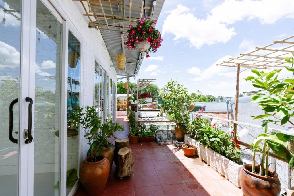 En balkon eller terrasse på The peace home