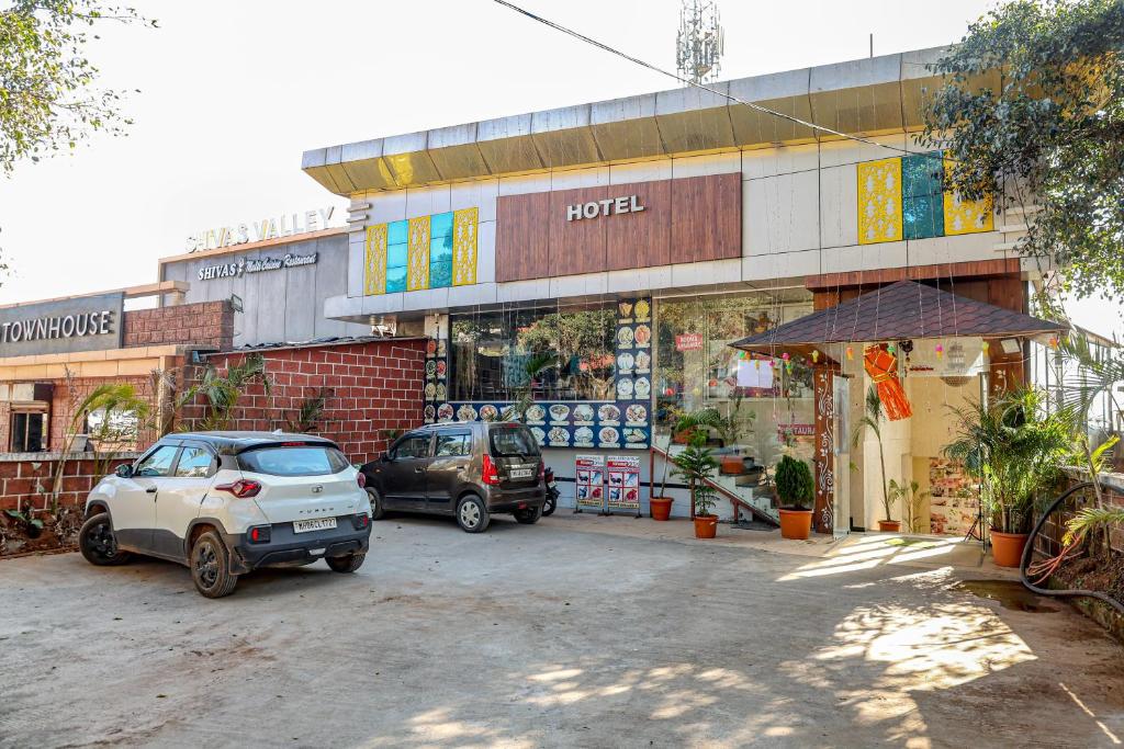 Tòa nhà nơi khách sạn tọa lạc