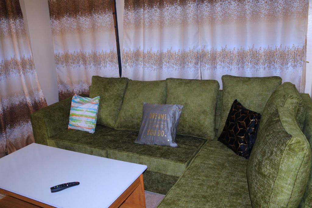 Ein Sitzbereich in der Unterkunft Anifar cozy home