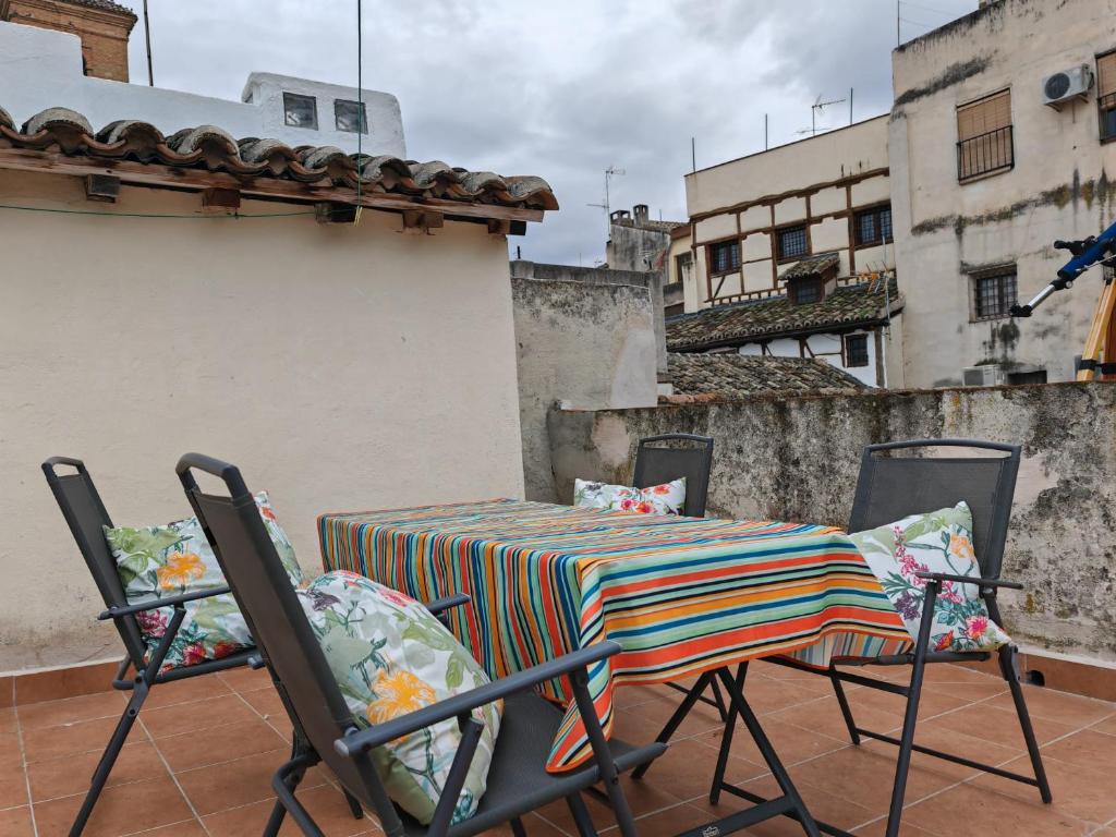 Un balcón o terraza de VIRGEN de ALFILERITOS