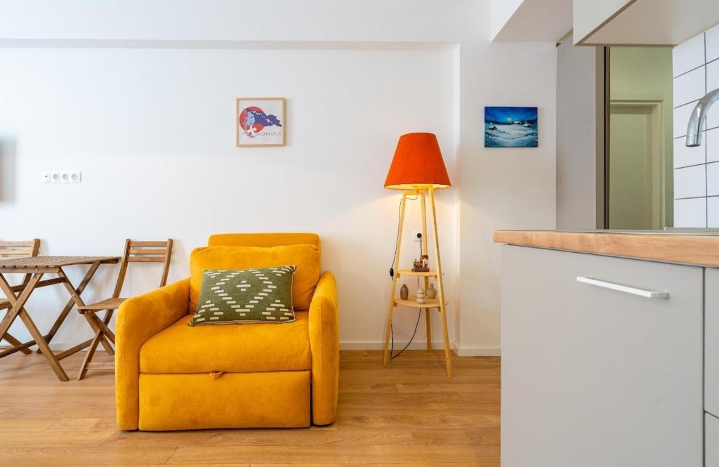 Curated visual reference: Fresh Look at Evdo Apartments Twins Cozy Room KʼUmlistsʼIkhe Prețuri Actualizate 2026