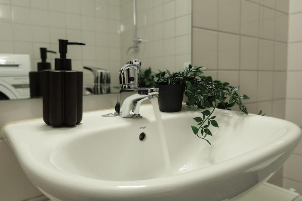 Phòng tắm tại Stylish apt 2nd floor city centre