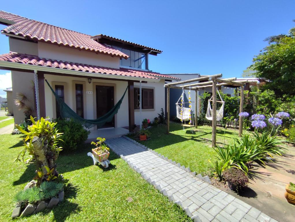 Zahrada ubytování SOBRADO COM PISCINA