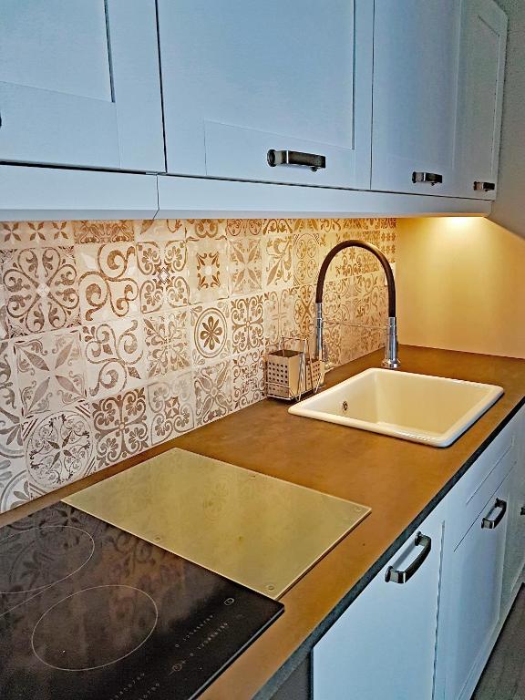 CCH Elephant Apartments - 14