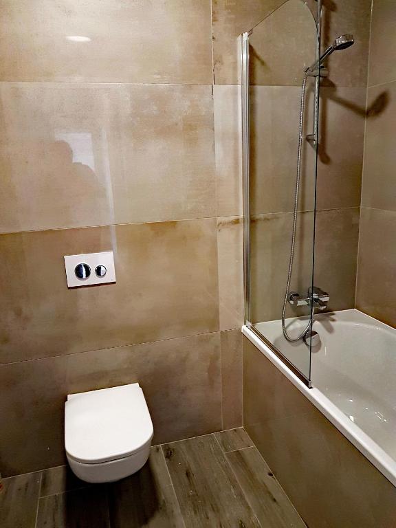 CCH Elephant Apartments - 13