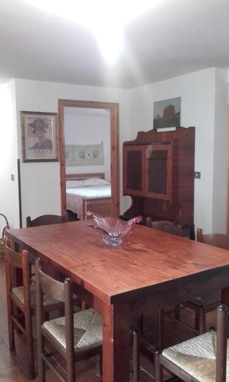 Televízia a/alebo spoločenská miestnosť v ubytovaní Alghero Guest House - Appartamenti in Villetta di Campagna, Piscina fuori terra a 4 minuti di auto dalla città
