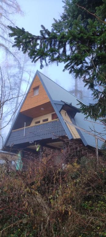 Το κτήριο όπου στεγάζεται  το διαμέρισμα