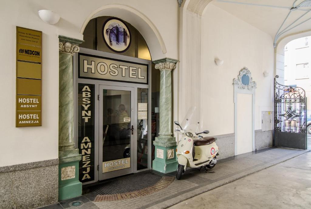 Absynt Hostel Wrocław - Triple Room With Shared Bathroom