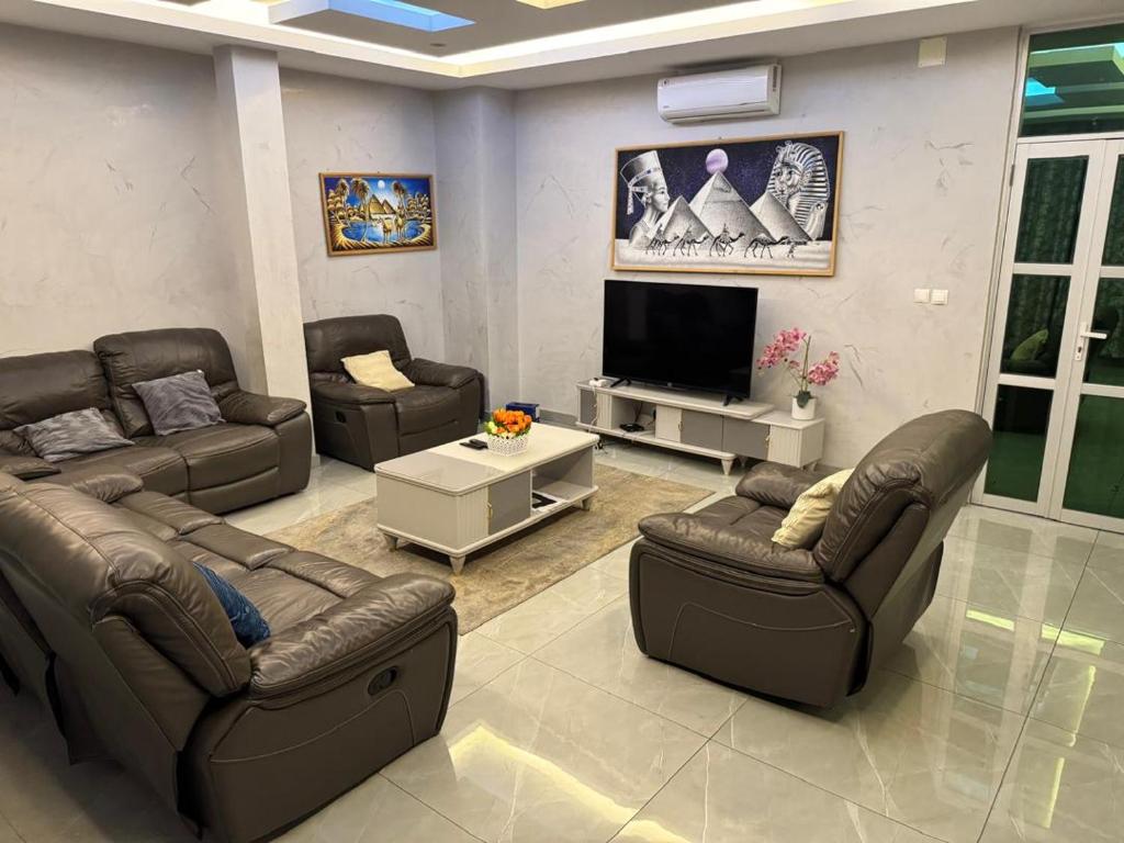 Golden House Brazza