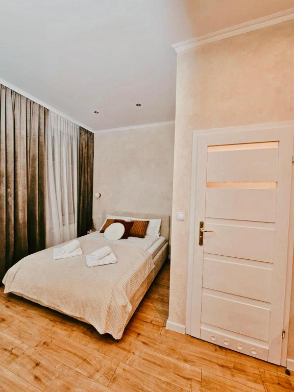 Apartamenty Paryskie Old Town View - Studio Apartment With One Double Bed