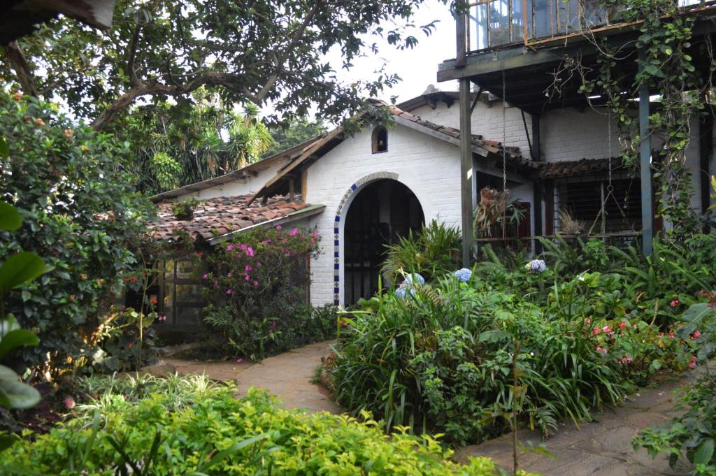 En have udenfor Hostal y Restaurante Chilltepe Ataco