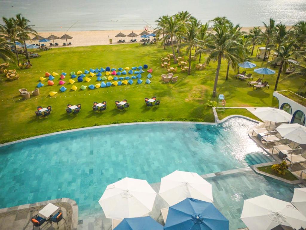 Swimmingpoolen hos eller tæt på Hoi An Beachfront 5 star Resort & Apartment