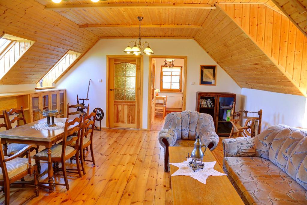 Posedenie v ubytovaní Apartament w Muzeum Michała Kajki