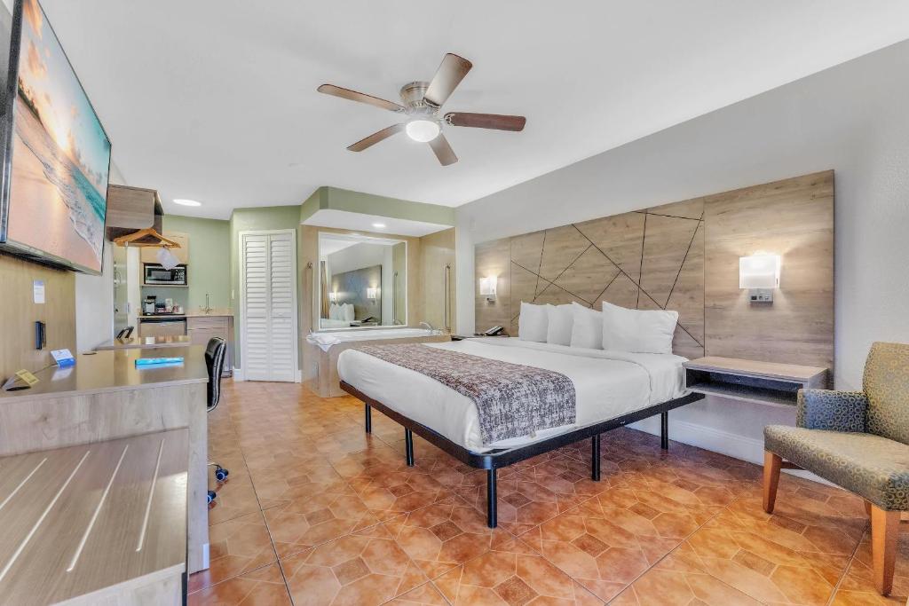 Rodeway Inn & Suites Fort Lauderdale Airport & Cruise Port - 