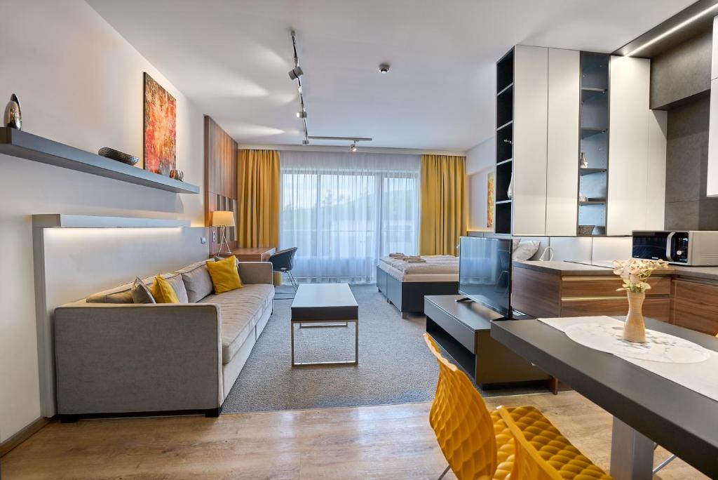 Et opholdsområde på TATRA SUITES Luxury Studio A304