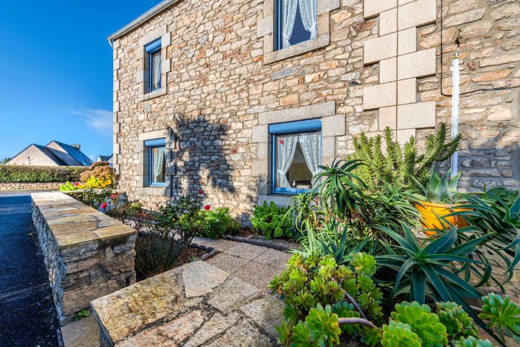 En have udenfor Maison de caractère à Roscoff