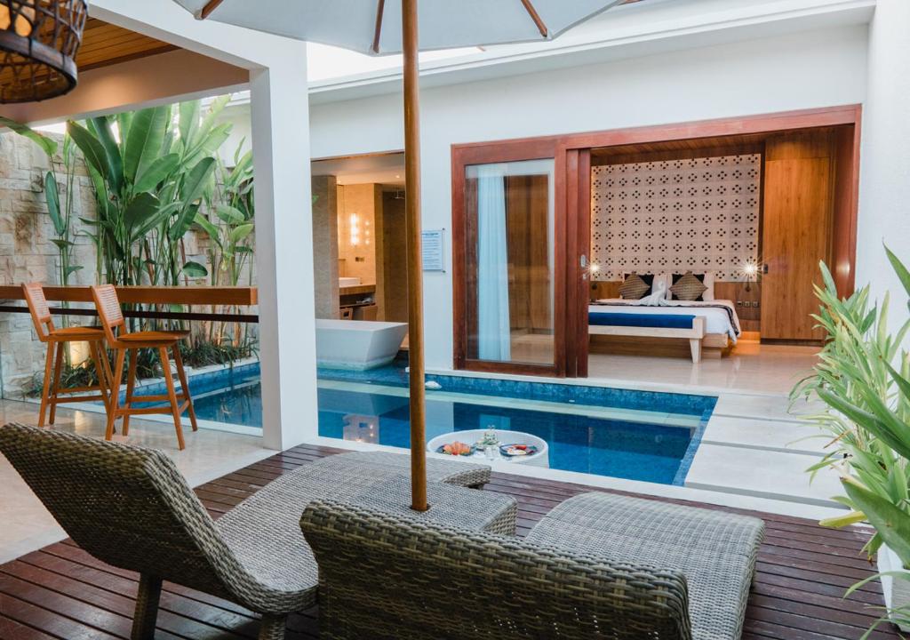 Swimmingpoolen hos eller tæt på The Mavila Sanur