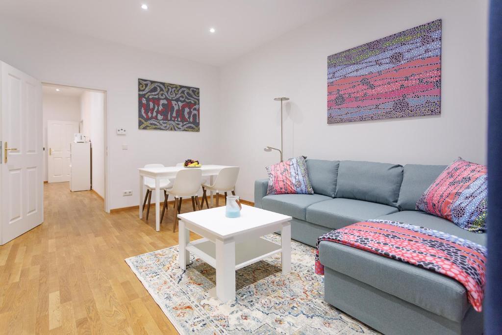 #CityHideaway #LiveLikeALocal Apartments in the 10th district