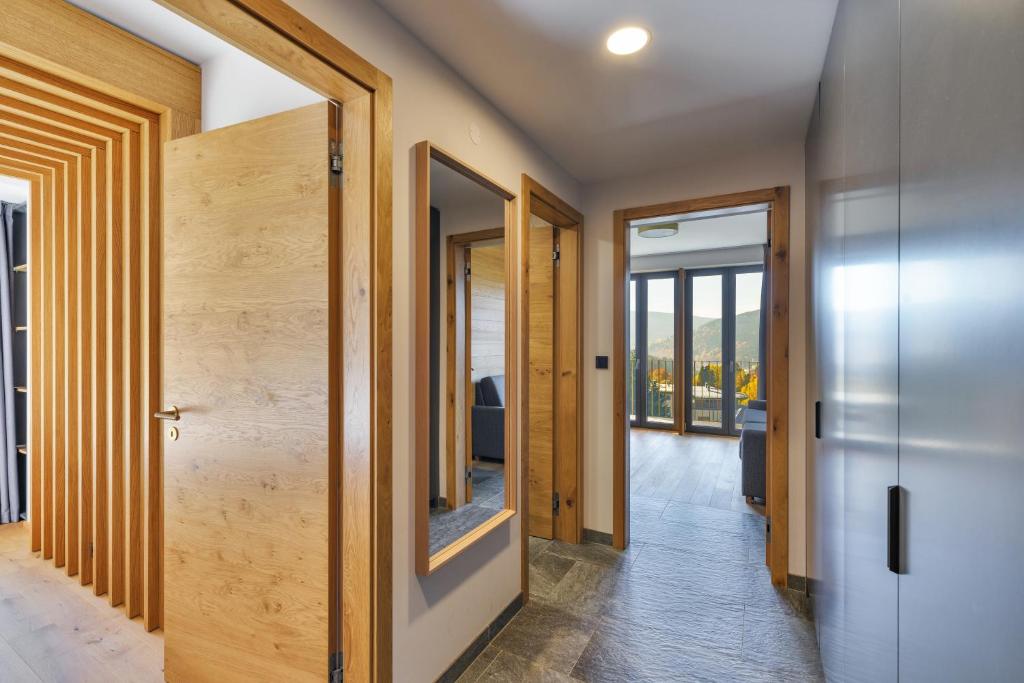 Palace Apartments - 17