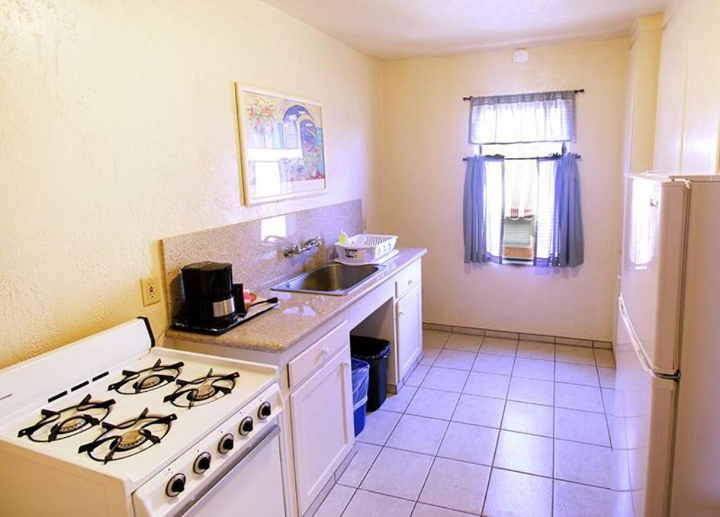 Capitola Venetian Vacation Rentals - One Bedroom With Ocean View #125