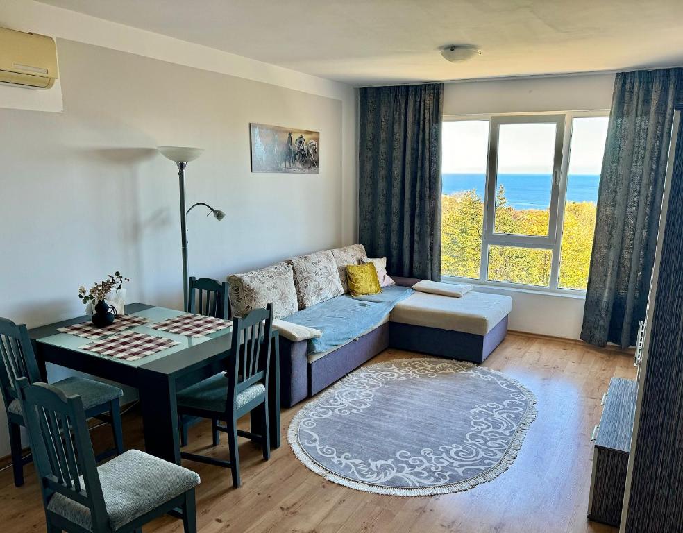 Posezení v ubytování SOLITA Apartment with Panoramic View