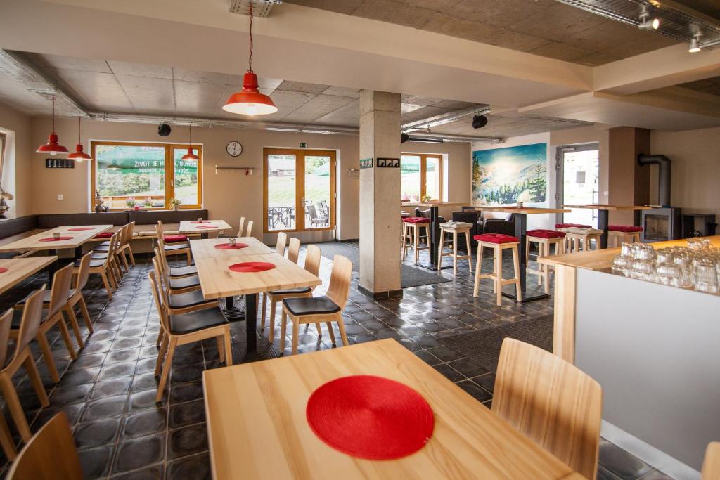 Restaurace v ubytování Chata pod Lysou