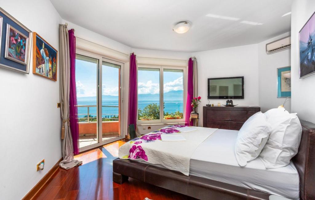 Naturlandskabet i nærheden af villaen