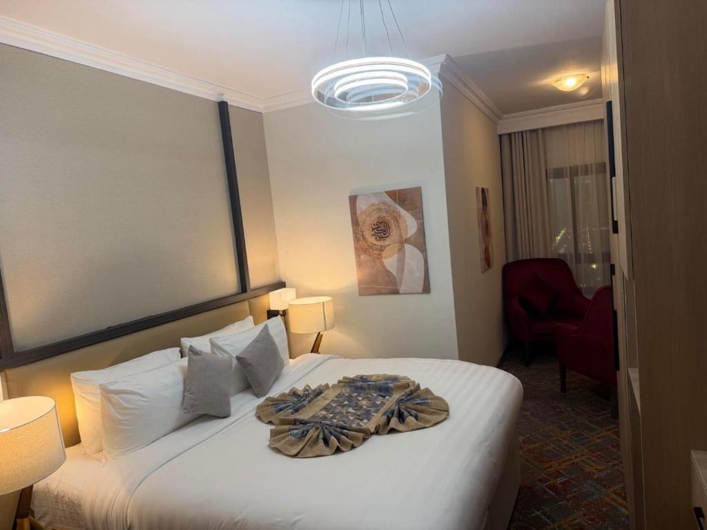 Golden Tulip Al Shakreen - Королевский люкс Делюкс