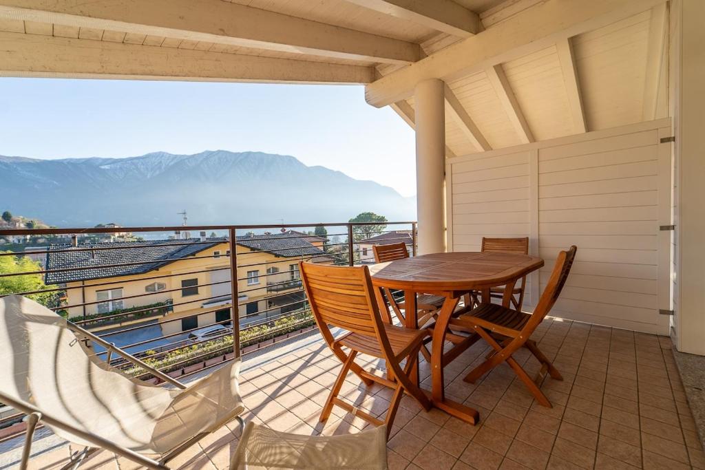 En generel udsigt til bjerge eller udsigt til bjerge taget fra lejligheden