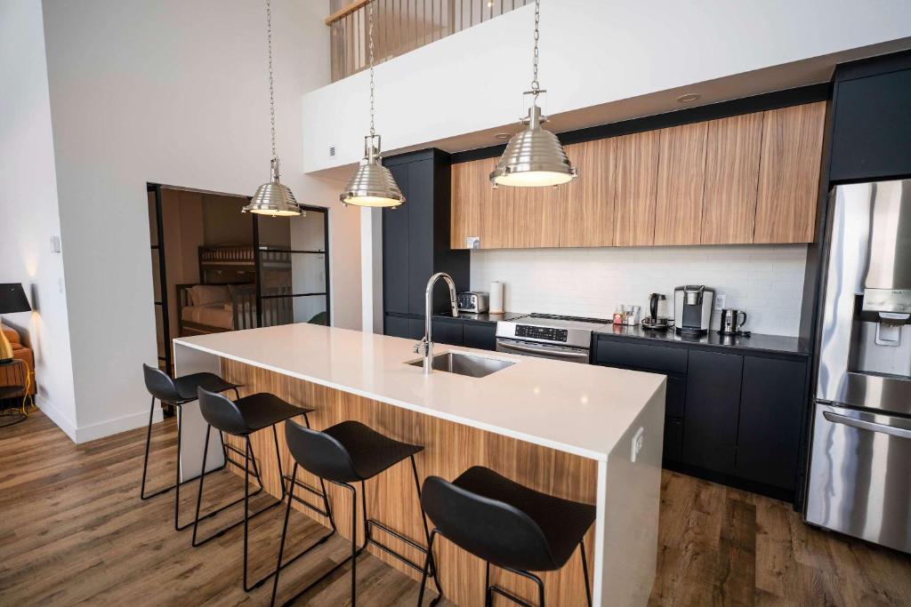 Nhà bếp/bếp nhỏ tại 402 - The Penthouse Luxury Condo - View and Pool