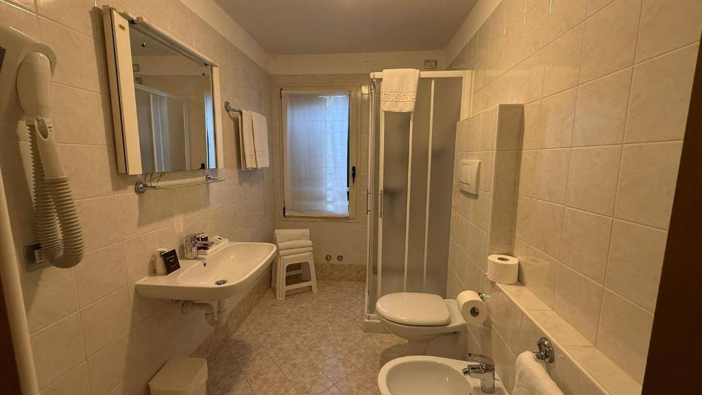 Hotel Bel Sito Peschiera - Habitación Triple Estándar