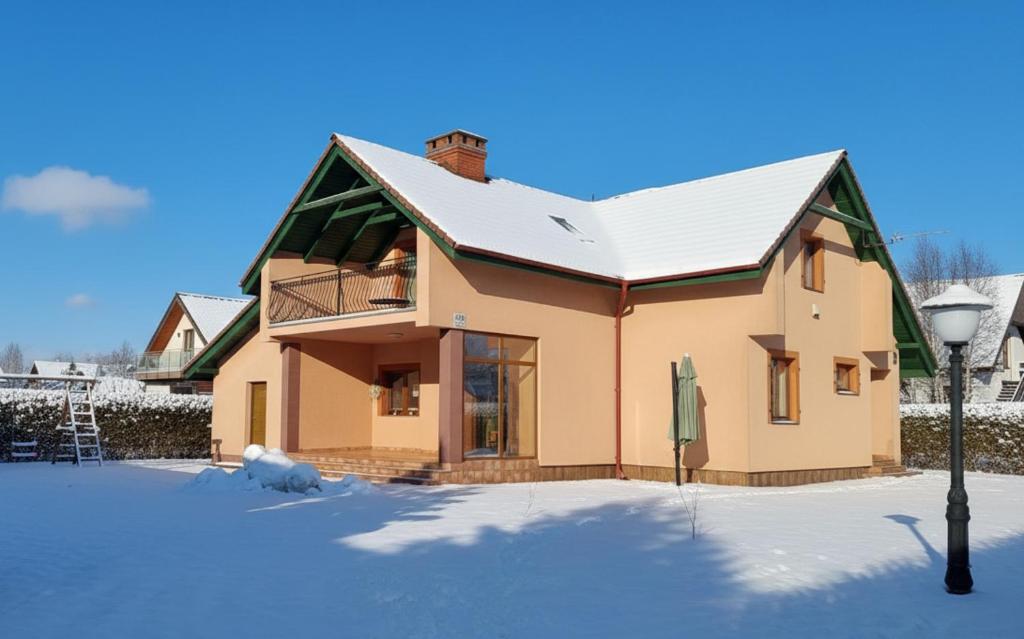 Duży Dom nad Morzem Rowy Jarzębinowa 22 om vinteren