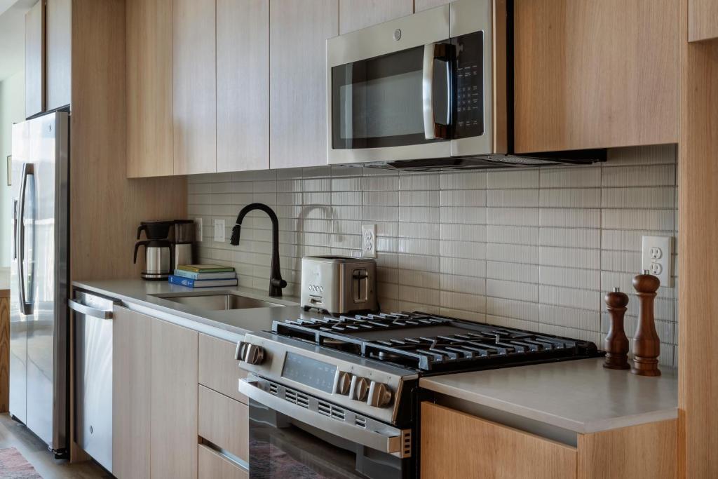 Η κουζίνα ή μικρή κουζίνα στο ROOST Rainey