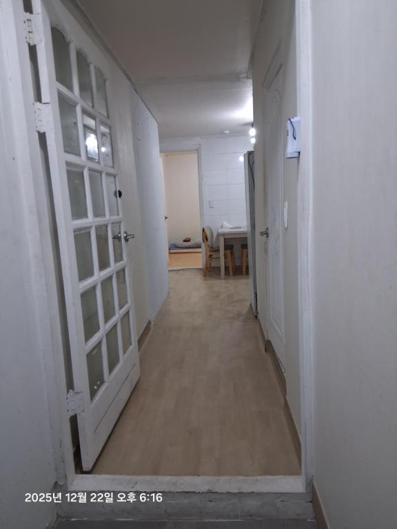 Billede fra billedgalleriet på Ibb buchen 4f first room short term rental i Bucheon