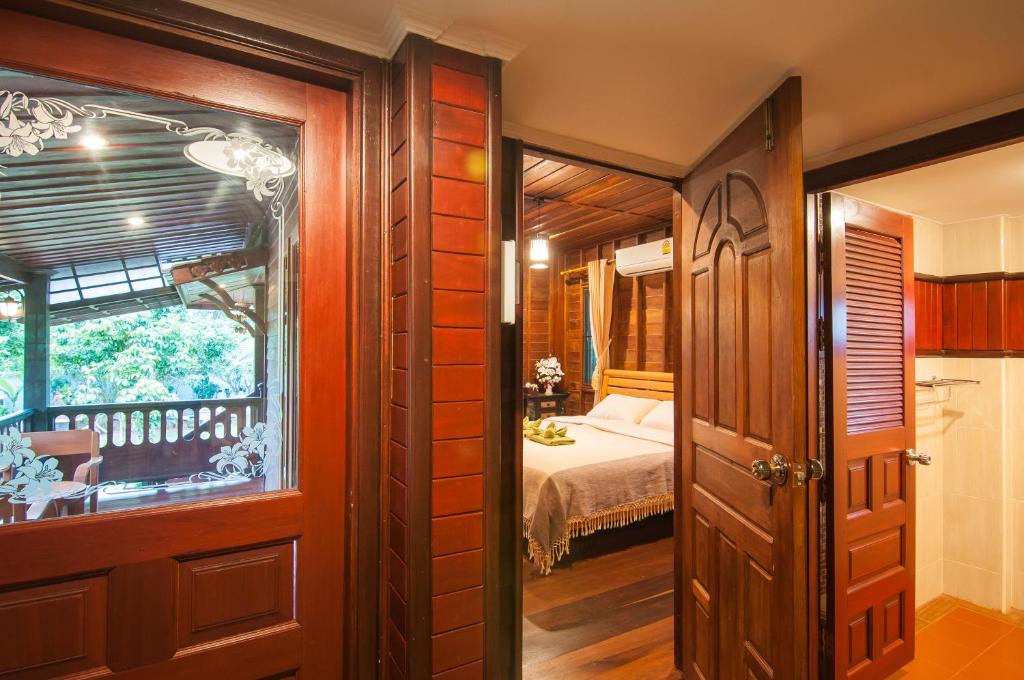 Tum Baan Suan ตุ่มบ้านสวน - Deluxe Double Room