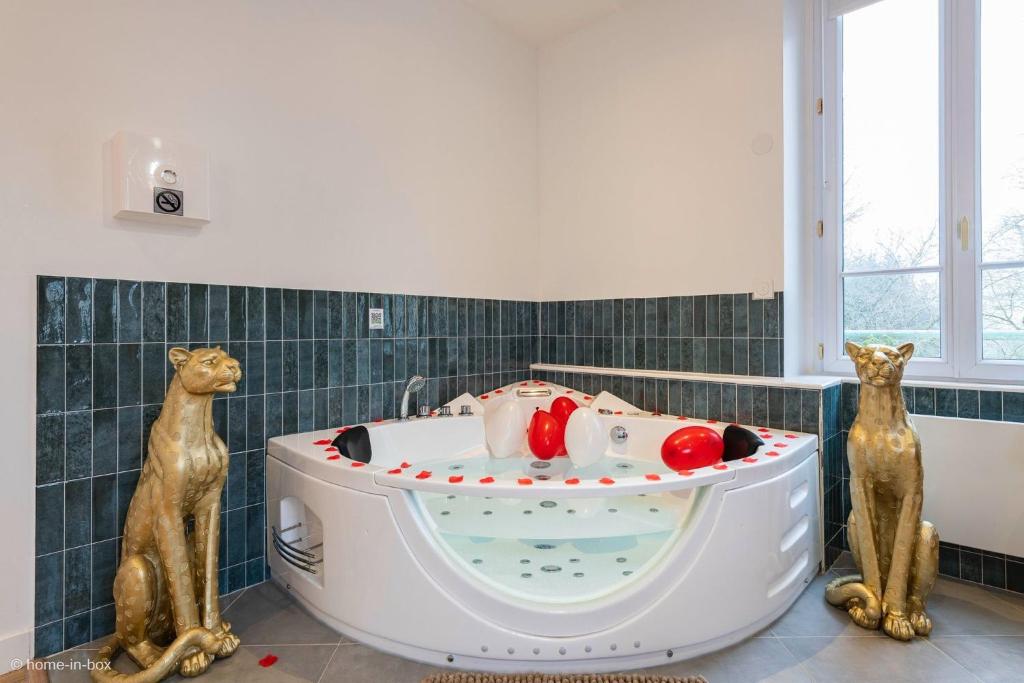 Billede fra billedgalleriet på Le Nid d'Eliyah, suites avec jacuzzi 15min Disneyland Paris i Nanteuil-lès-Meaux