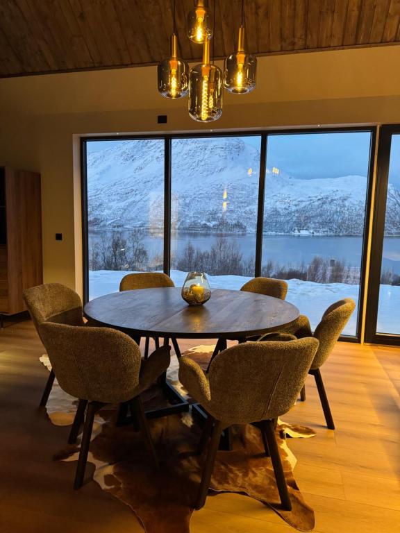 En generel udsigt til bjerge eller udsigt til bjerge taget fra villaen