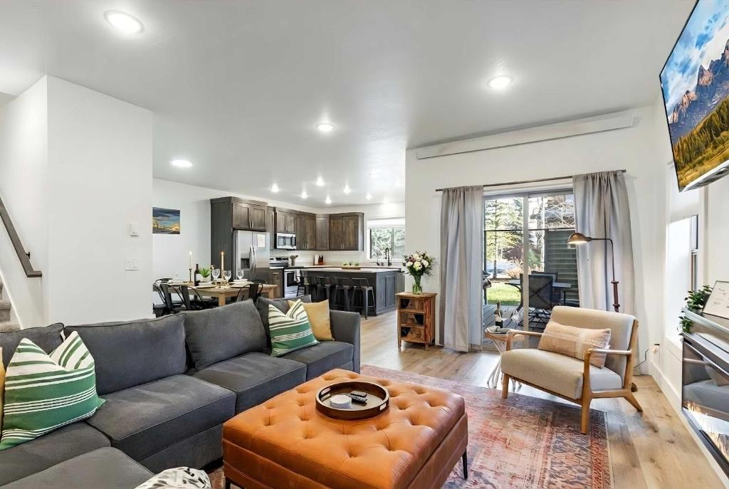 Η κουζίνα ή μικρή κουζίνα στο Tablerock Townhome