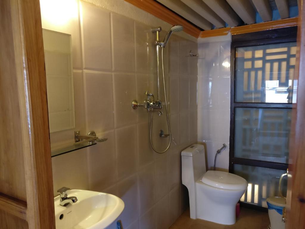 Koupelna v ubytování Hiranya Guest House