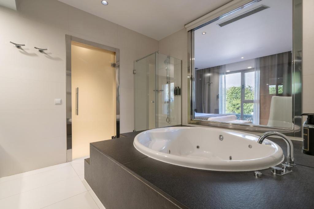 Eurostars Arenas de Pinto - Jacuzzi privado en la habitación en Pinto