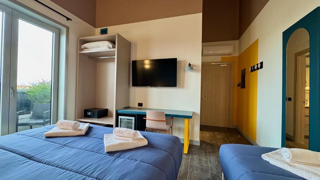 HC Hotel Manerbio Loft - Triple Room With Balcony