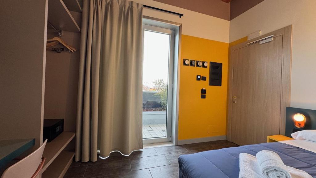 HC Hotel Manerbio Loft - Single Room With Balcony
