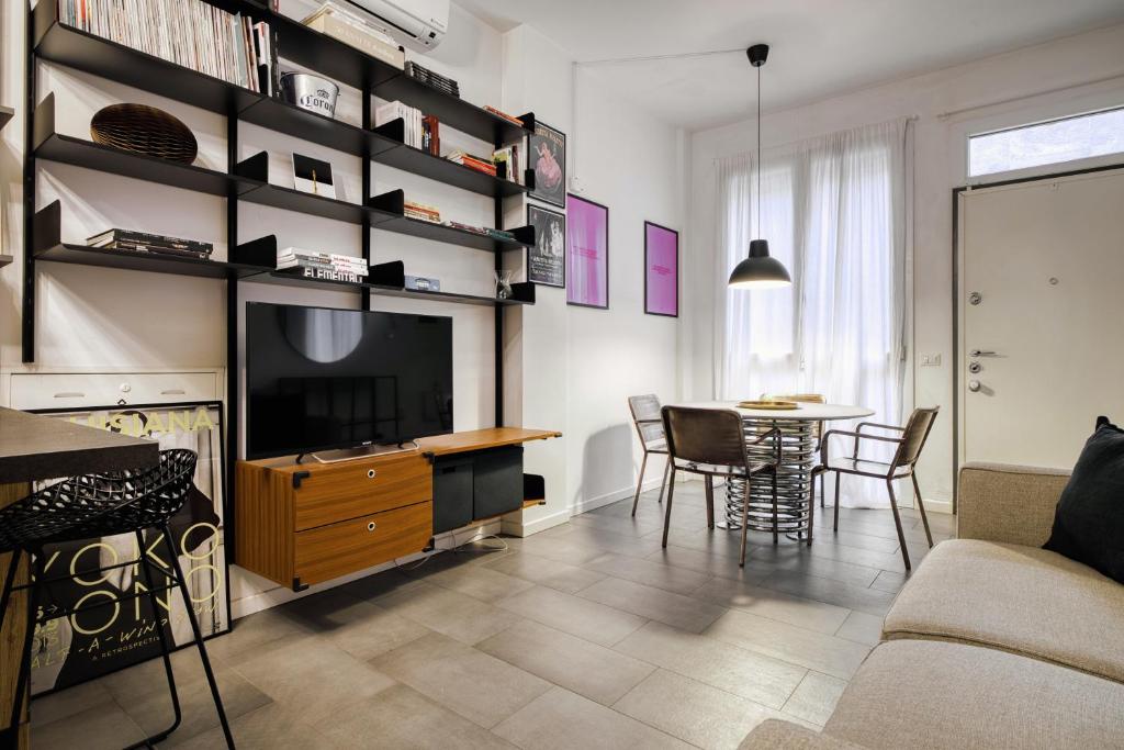 Just Urban Stays - Design Loft 2 Bathrooms and Balcony - 9 min M4 Duomo